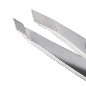 Slant Tweezer Classic | Tweezerman close-up showing sharp precision tips designed for effective hair removal and skincare grooming.