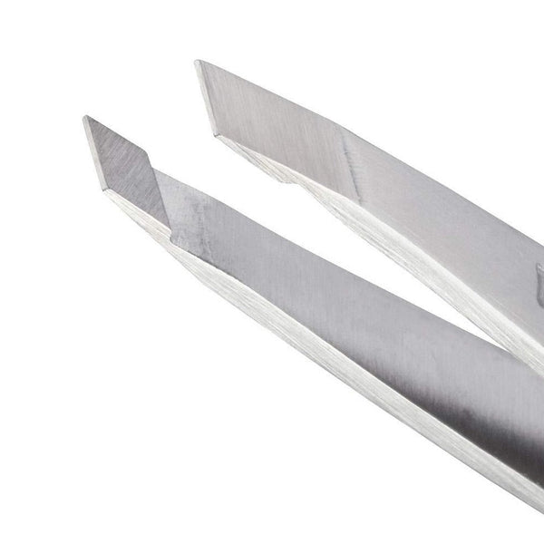 Slant Tweezer Classic | Tweezerman close-up showing sharp precision tips designed for effective hair removal and skincare grooming.